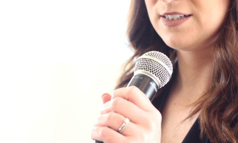 Three Tips: How to Use a Microphone