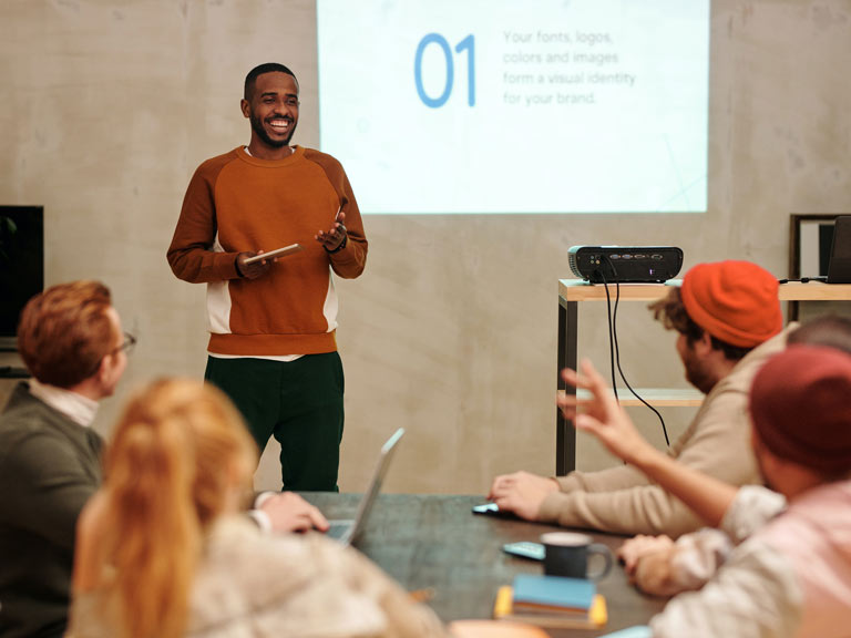 Using pauses in presentations | Rich Public Speaking